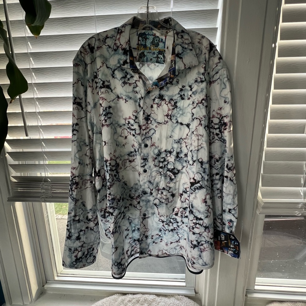Robert Graham Artistic Embroidered Shirt
